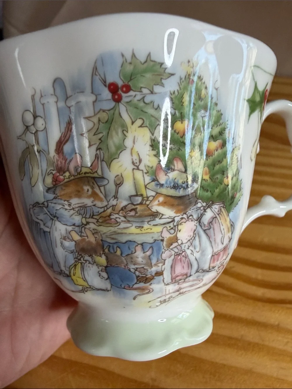 Royal Doulton Brambly Hedge Merry Midwinter Teacup Saucer Set 1st Quality 1994